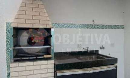 Ótimo sobrado disponível para venda em condomínio fechado no bairro TUBALINA - próximo ao Praia Clube