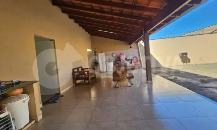 Casa à venda, 3 quartos, 1 suíte, 2 vagas, SEGISMUNDO PEREIRA - UBERLANDIA/MG