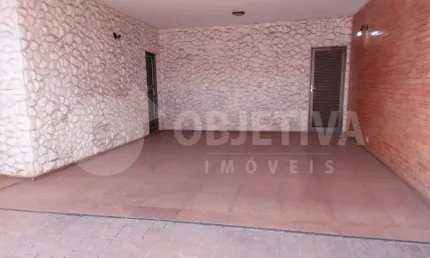 Casa à venda, 3 quartos, 2 vagas, centro - uberlandia/mg