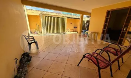 Casa à venda, 3 quartos, 1 suíte, 2 vagas, PLANALTO - UBERLANDIA/MG