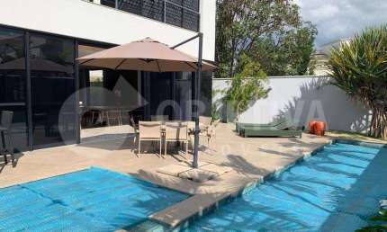 Casa em Condomínio à venda, 3 quartos, 3 suítes, 4 vagas, Bosque karaiba - UBERLANDIA/MG