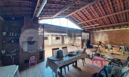 Casa para aluguel, 5 quartos, 3 suítes, 3 vagas, UMUARAMA - UBERLANDIA/MG