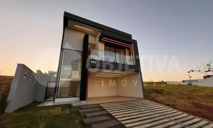 Casa em Condomínio à venda, 4 quartos, 3 suítes, 4 vagas, Terras Alpha - UBERLANDIA/MG