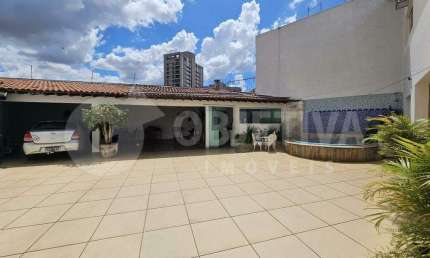Casa para aluguel, 5 quartos, 2 suítes, 6 vagas, MARTINS - UBERLANDIA/MG
