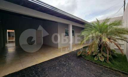 Casa à venda, 3 quartos, 1 suíte, 2 vagas, SEGISMUNDO PEREIRA - UBERLANDIA/MG