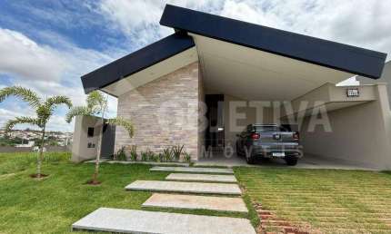 Casa em Condomínio à venda, 3 quartos, 2 suítes, 4 vagas, Tamboré Uberlândia - UBERLANDIA/MG