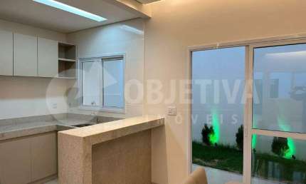 Casa à venda, 2 quartos, 2 suítes, 2 vagas, NOVO MUNDO - UBERLANDIA/MG
