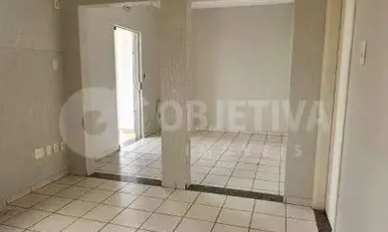 Excelente casa comercial no centro de Uberlândia em avenida comercial disponível para aluguel