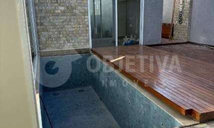Casa em Condomínio à venda, 3 quartos, 3 suítes, 4 vagas, Golden Village - UBERLANDIA/MG