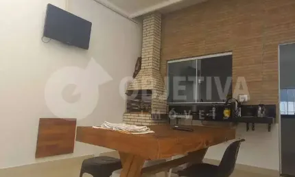 Casa à venda, 2 quartos, 1 suíte, 2 vagas, JARDIM EUROPA - UBERLANDIA/MG