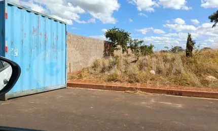 Terreno à venda em Laranjeiras, Uberlândia 