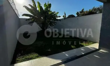 Casa à venda, 3 quartos, 1 suíte, 2 vagas, marta helena - uberlandia/mg