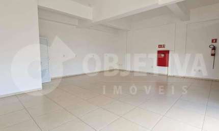 Ponto comercial para alugar no Alto Umuarama, Uberlândia 
