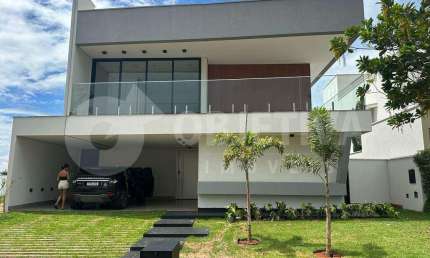 Casa em Condomínio à venda, 4 quartos, 2 suítes, 4 vagas, Alphaville 1 - UBERLANDIA/MG