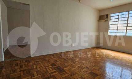 Casa comercial no centro de Uberlândia com 72 metros quadrados