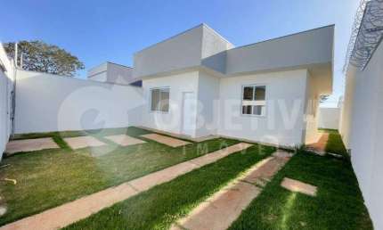 Excelente casa nova no Jardins Manacá em Uberlândia
