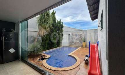 Casa em Condomínio à venda, 3 quartos, 3 suítes, 4 vagas, Royal Park - UBERLANDIA/MG