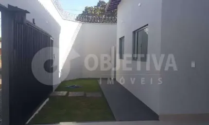 Casa à venda, 3 quartos, 1 suíte, 2 vagas, SANTA MONICA - UBERLANDIA/MG