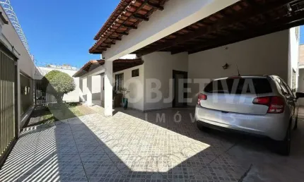 Casa à venda, 3 quartos, 1 suíte, 3 vagas, SANTA MONICA - UBERLANDIA/MG
