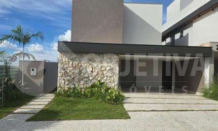 Casa em Condomínio à venda, 3 quartos, 3 suítes, 4 vagas, Tamboré Uberlândia - UBERLANDIA/MG
