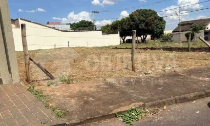 Terreno à venda no Santa Rosa, Uberlândia 