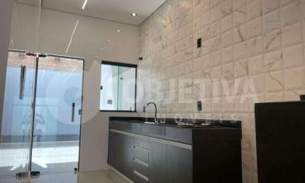 Casa à venda, 2 quartos, 1 suíte, 2 vagas, JARDIM HOLANDA - UBERLANDIA/MG