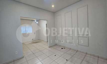 Excelente imóvel comercial está disponível para locação no bairro Lídice em Uberlândia
