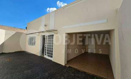 Casa à venda, 3 quartos, 1 suíte, 2 vagas, MARTINS - UBERLANDIA/MG