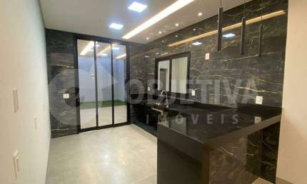 Casa à venda, 3 quartos, 1 suíte, 2 vagas, JARDIM HOLANDA - UBERLANDIA/MG