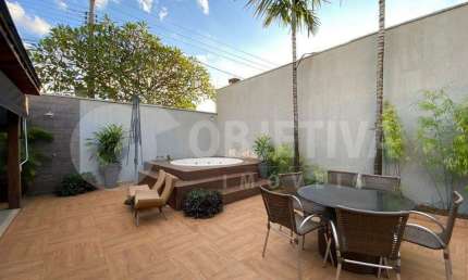 Casa à venda, 3 quartos, 1 suíte, 2 vagas, JARDIM KARAIBA - UBERLANDIA/MG