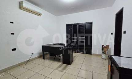 Casa para aluguel, 3 quartos, 1 suíte, 1 vaga, SARAIVA - UBERLANDIA/MG