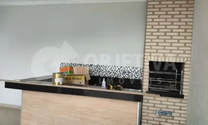 Casa em Condomínio à venda, 3 quartos, 2 suítes, 2 vagas, JARDIM HOLANDA - UBERLANDIA/MG