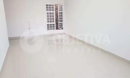 Casa à venda, 4 quartos, 2 suítes, 2 vagas, SANTA MONICA - UBERLANDIA/MG