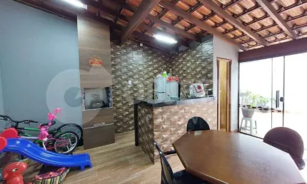 Casa à venda, 3 quartos, 3 suítes, 2 vagas, PLANALTO - UBERLANDIA/MG