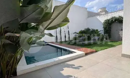 Casa a venda no bairro Jardim das Palmeiras em Uberlândia Sendo vendida de Porteira fechada