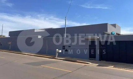 Casa à venda, 3 quartos, 1 suíte, 2 vagas, ACLIMACAO - UBERLANDIA/MG
