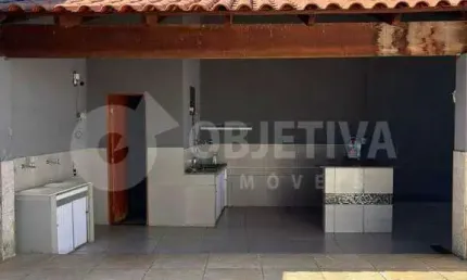Casa à venda, 2 quartos, 1 suíte, 4 vagas, JARDIM EUROPA - UBERLANDIA/MG