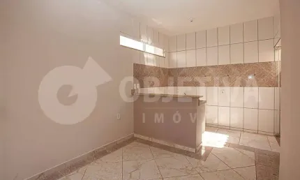 Casa para aluguel, 2 quartos, 1 suíte, 1 vaga, novo mundo - uberlandia/mg