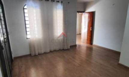 Casa com 3 quartos para alugar na Vila Industrial, Araçatuba 