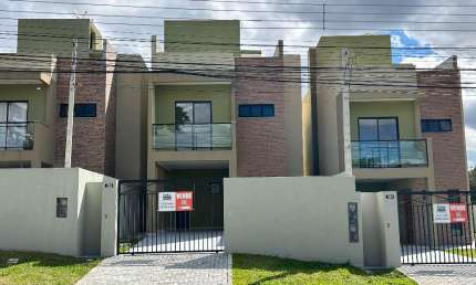 Excelente sobrado de frente com terraço  não é geminado - Boa Vista