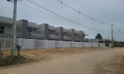 Sobrado de frente NOVO com 3 quartos sendo 1 suíte - Colombo - PR