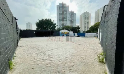 Terreno comercial para alugar na Chácara Santo Antônio, São Paulo  por R$ 18.000