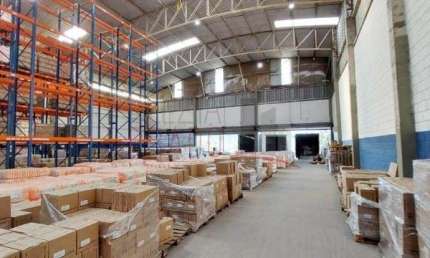 Barracão / Galpão / Depósito com 10 salas para alugar no Centro, Embu das Artes , 4500 m2 por R$ 95.000