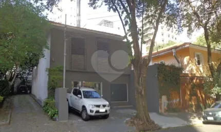 Casa à venda na Alameda dos Aicás, --, Moema, São Paulo