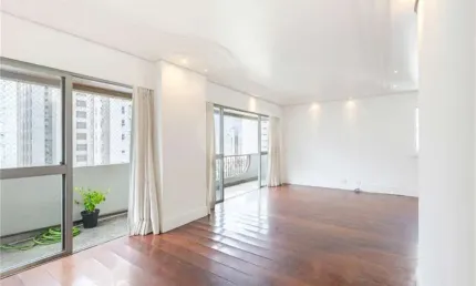 Apartamento com 4 quartos à venda ou para locação em Moema - SP