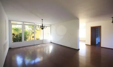Sobrado com 4 quartos à venda em Vila Madalena - SP