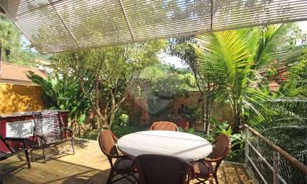 Casa com 3 quartos à venda na Rua Petrópolis, --, Sumaré, São Paulo