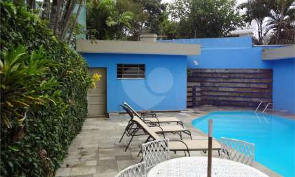 Sobrado com 4 quartos à venda em Alto De Pinheiros - SP