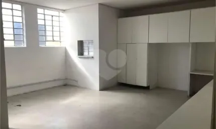 Prédio inteiro à venda ou para locação em Vila Polopoli - SP