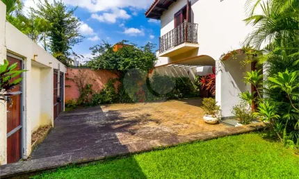 Casa com 5 quartos à venda na Rua Sucuriú, --, Alto de Pinheiros, São Paulo